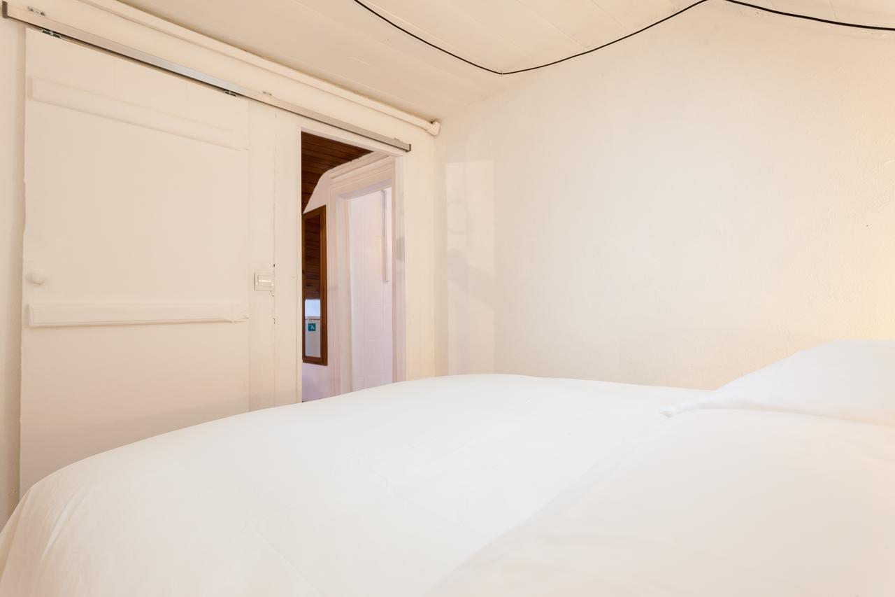 Apartment Bairrus - Alfama Iii
