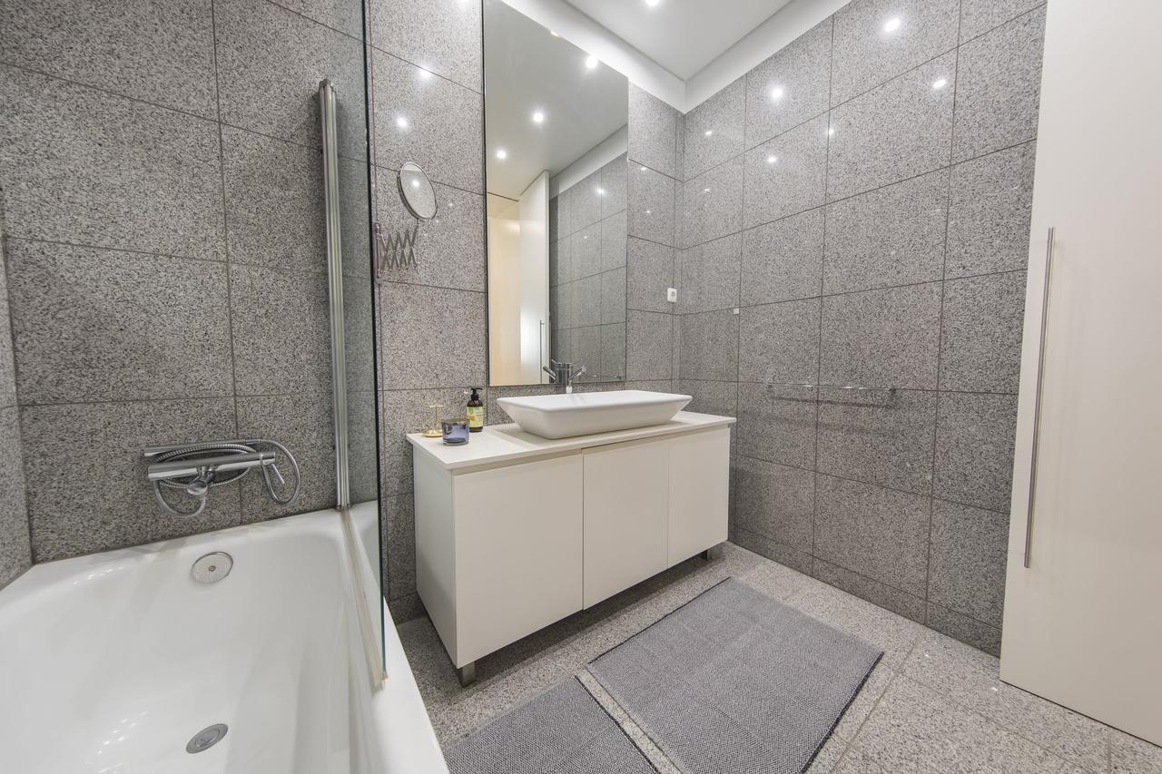 Downtown 2bedroom Wonder * Lisbon