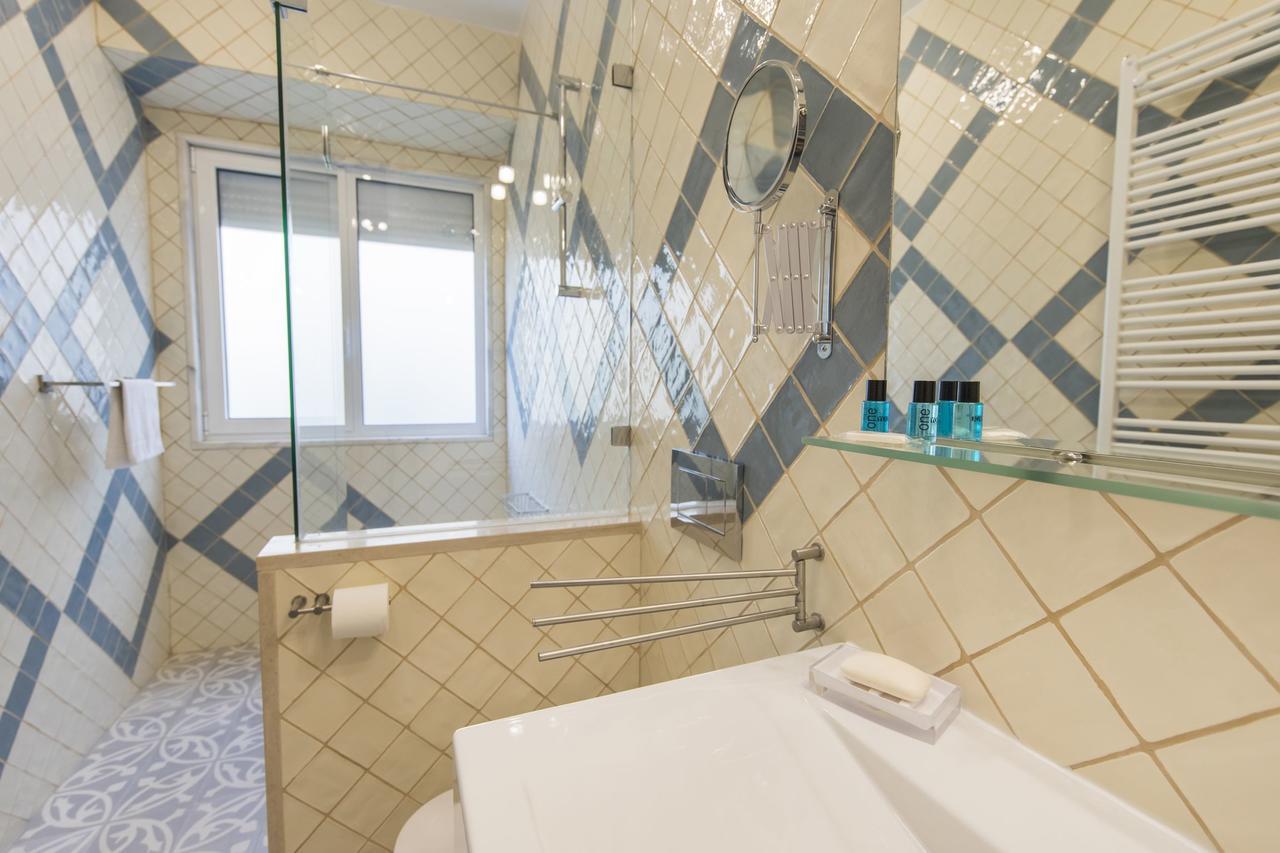 Spacious 4bdr River View Apartment Lisbon