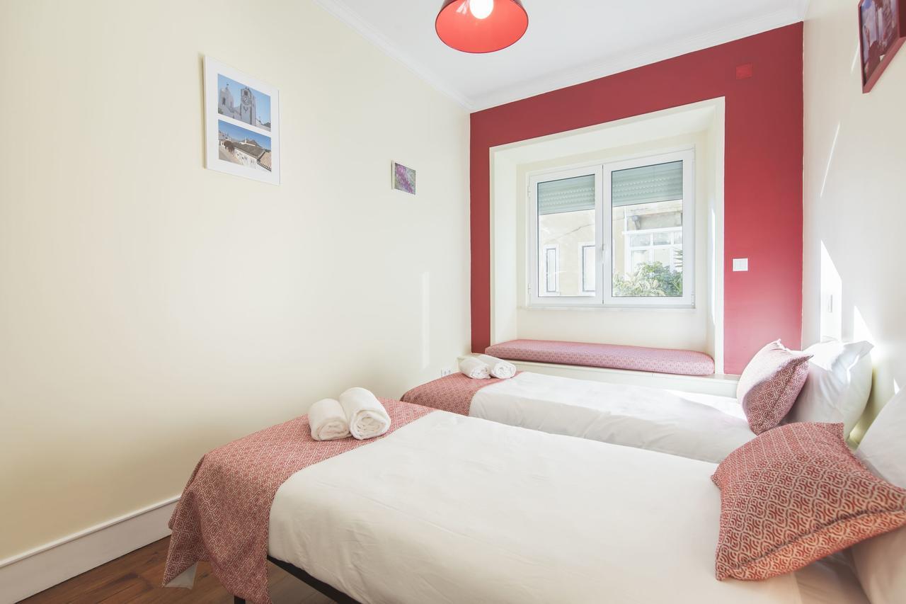 Spacious 4bdr River View Apartment Lisbon