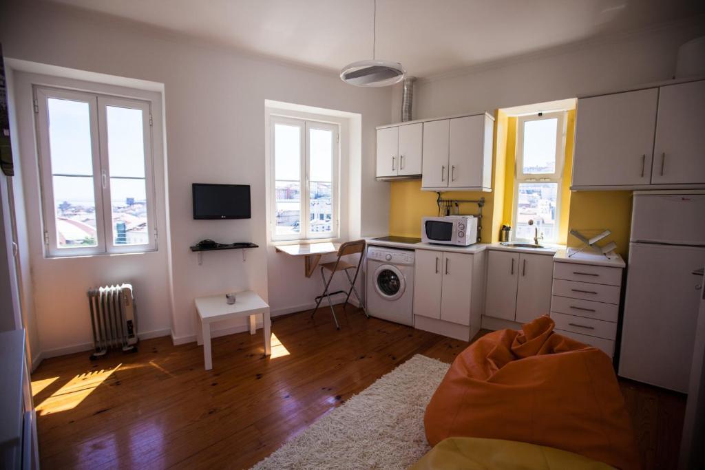 Apartment 4 Places - *