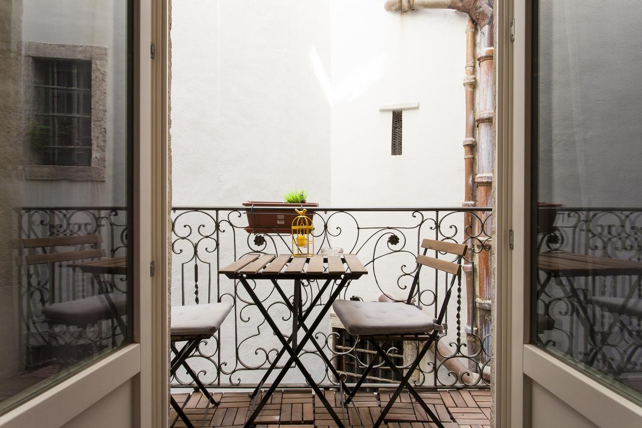 Apartment Downtown Madalena By Homing
