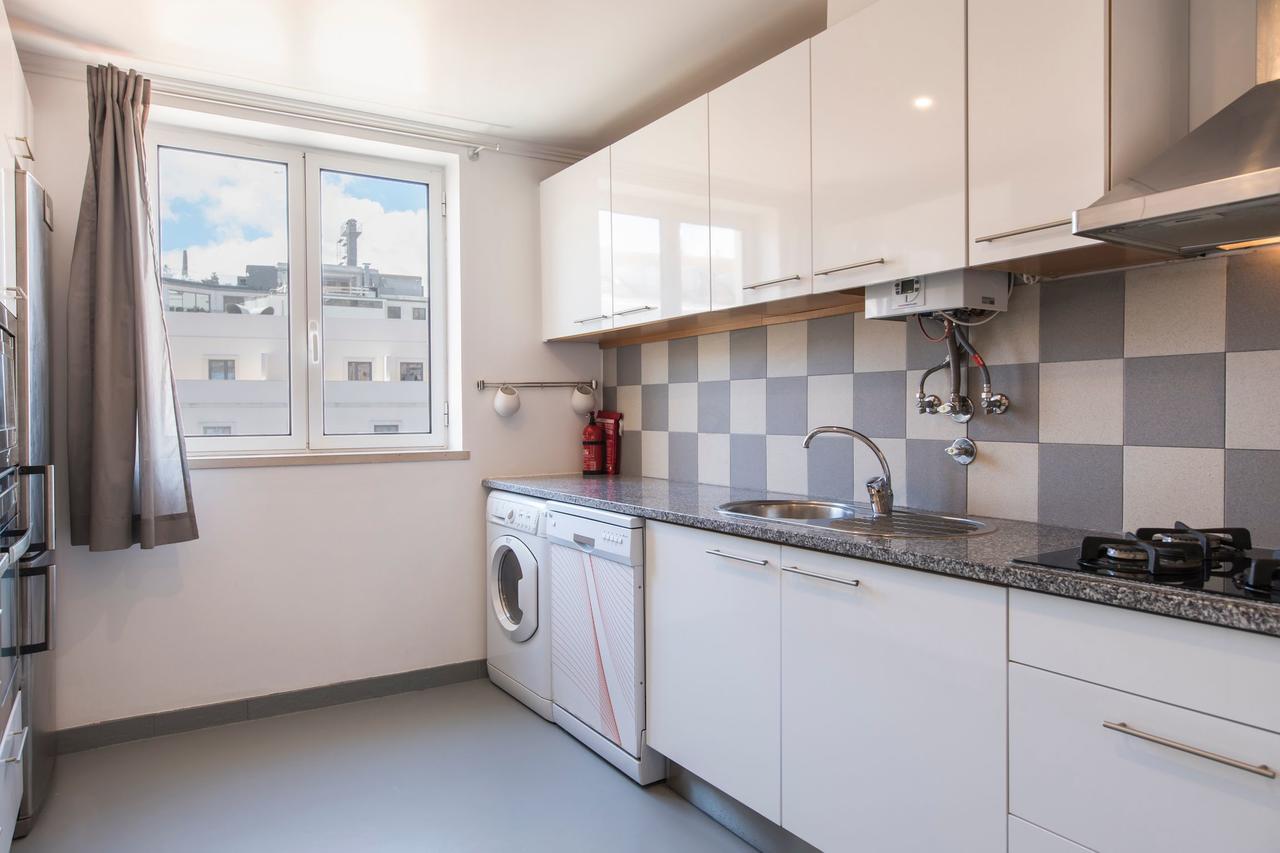 Martim Moniz Charming By Village Apartment