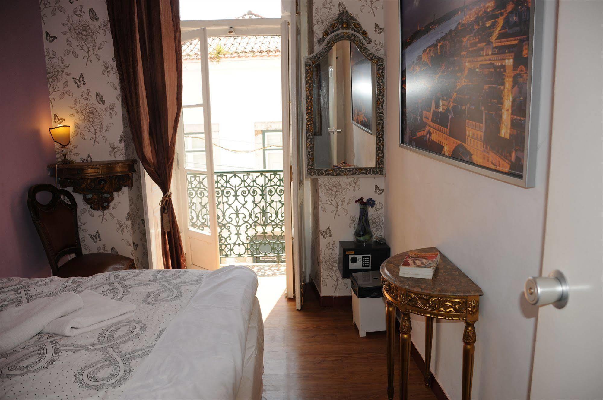 Alfama Patio Apartment Lisbon