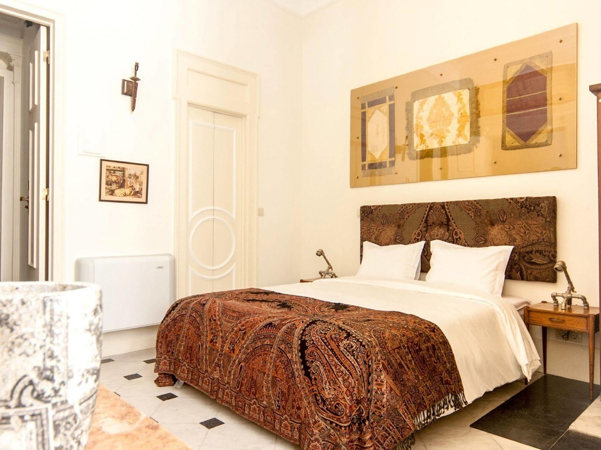 The Independente & Terrace Bed & Breakfast