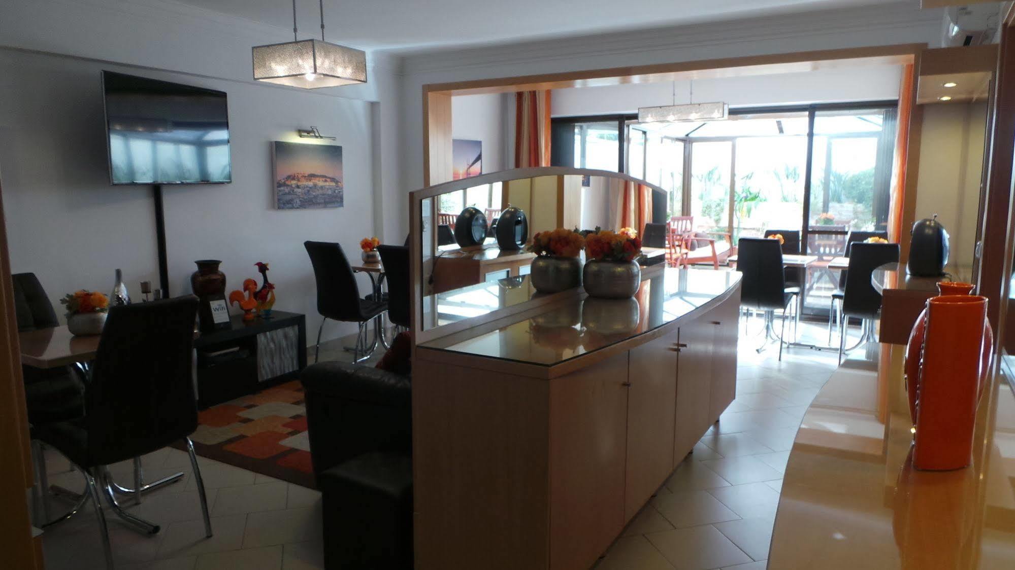 Dom João Hotel 2*