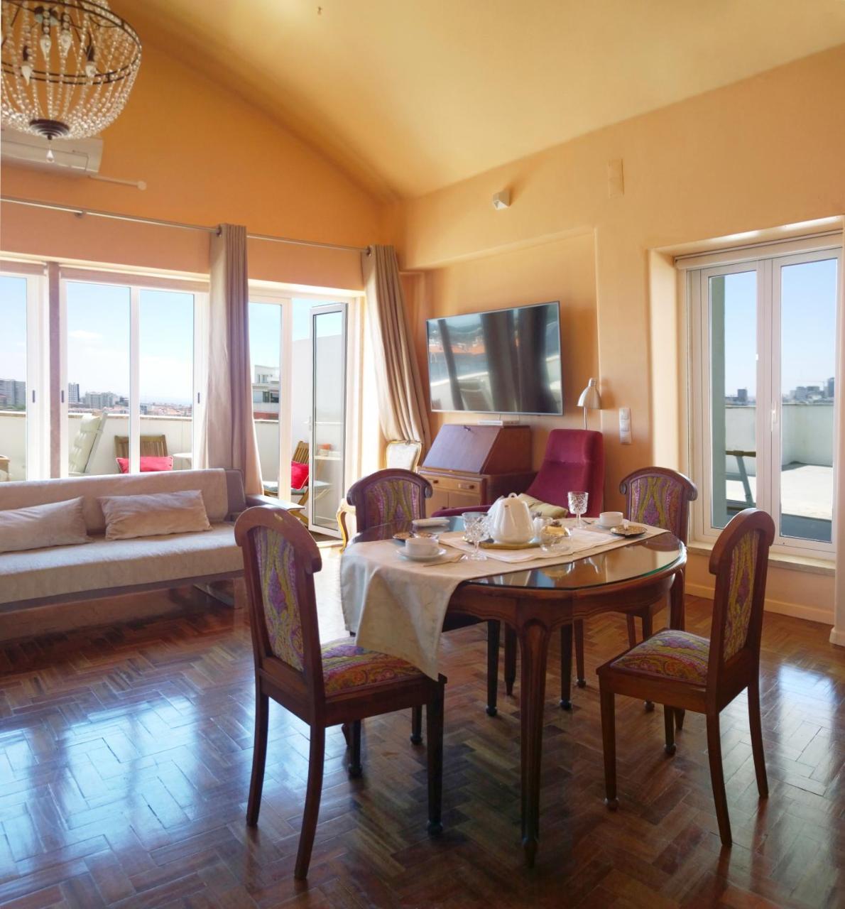Quad Avenue Apartment Lisbon