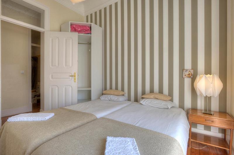 Angola 1 - 6 Bedrooms Lisbon