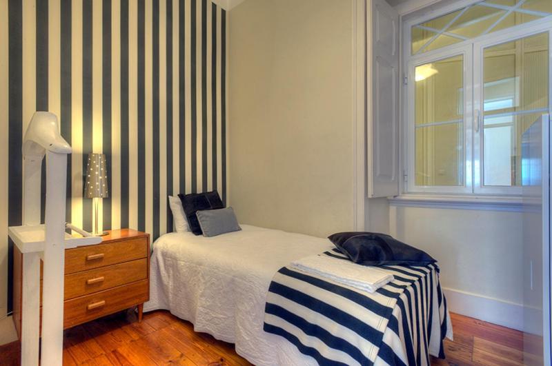 Angola 1 - 6 Bedrooms Apartment *