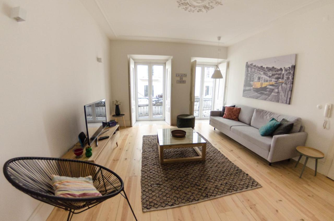 Altido Trendy 2br Apt In Sao Bento, Moments From Garden Sao Bento Lisbon