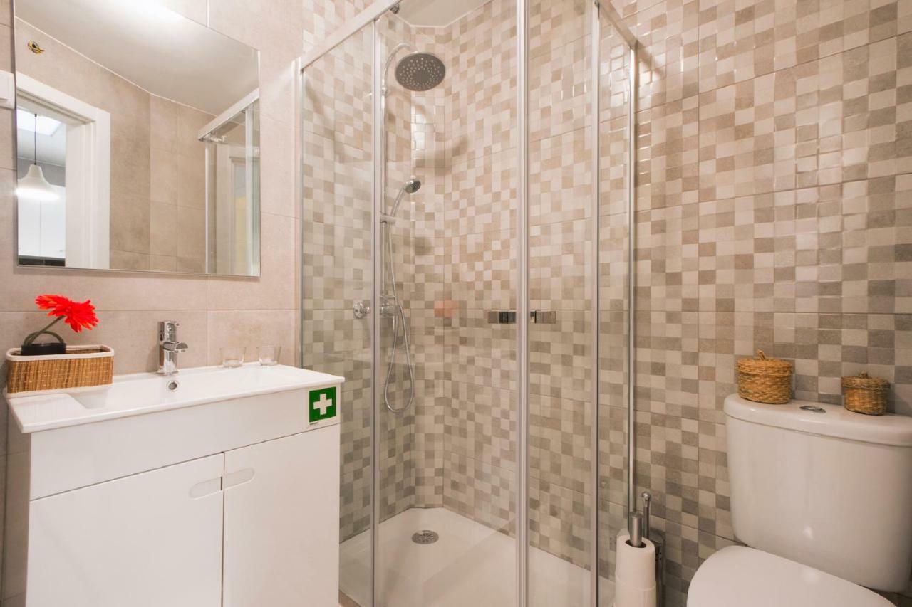 Trendy Alcantara Apartment