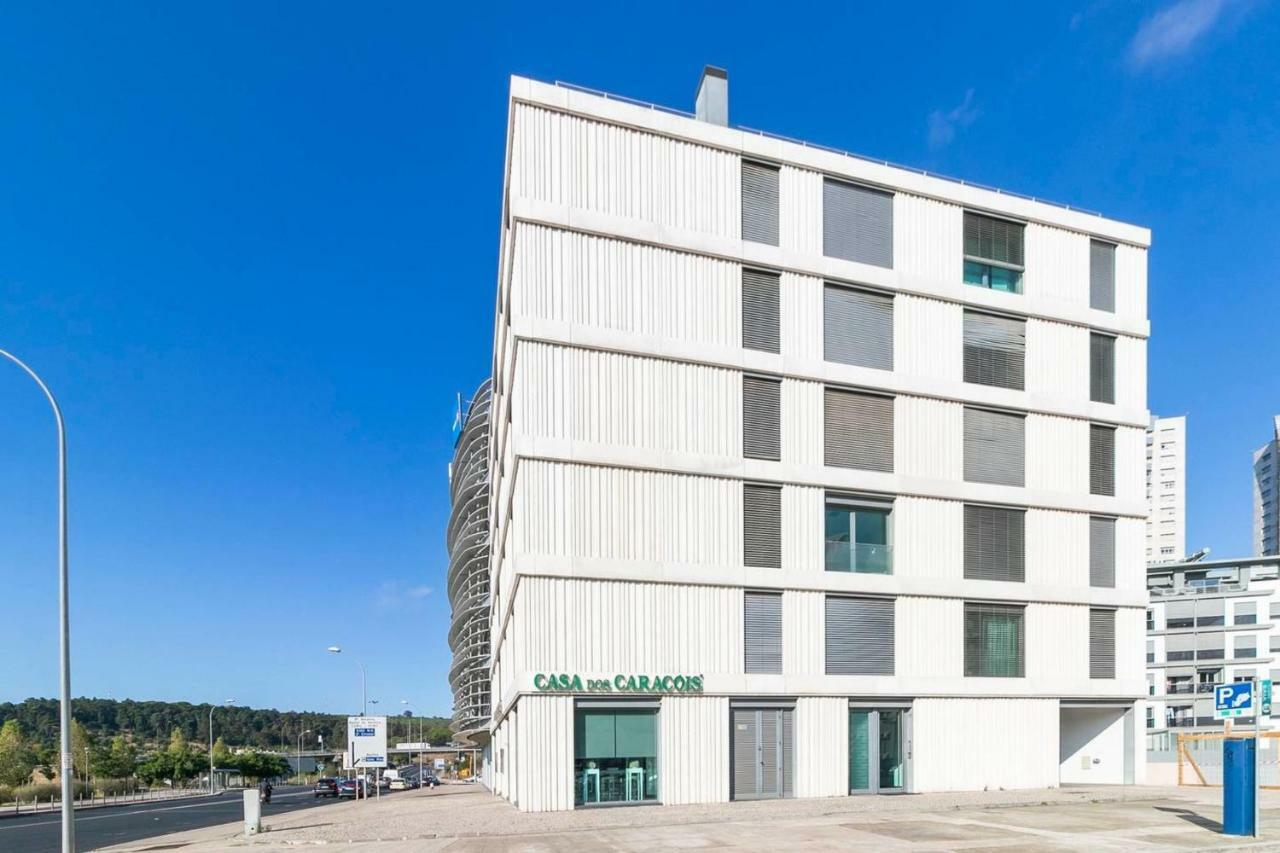Guestready - Spacious Campolide Family Apt Fits 6 *