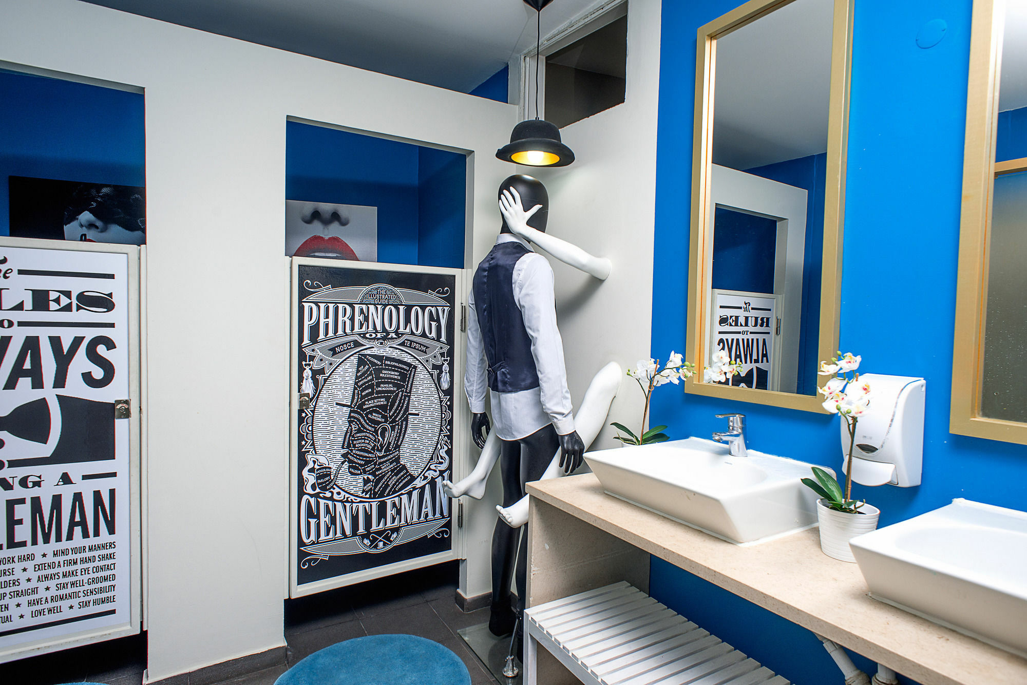 Passport Hotel