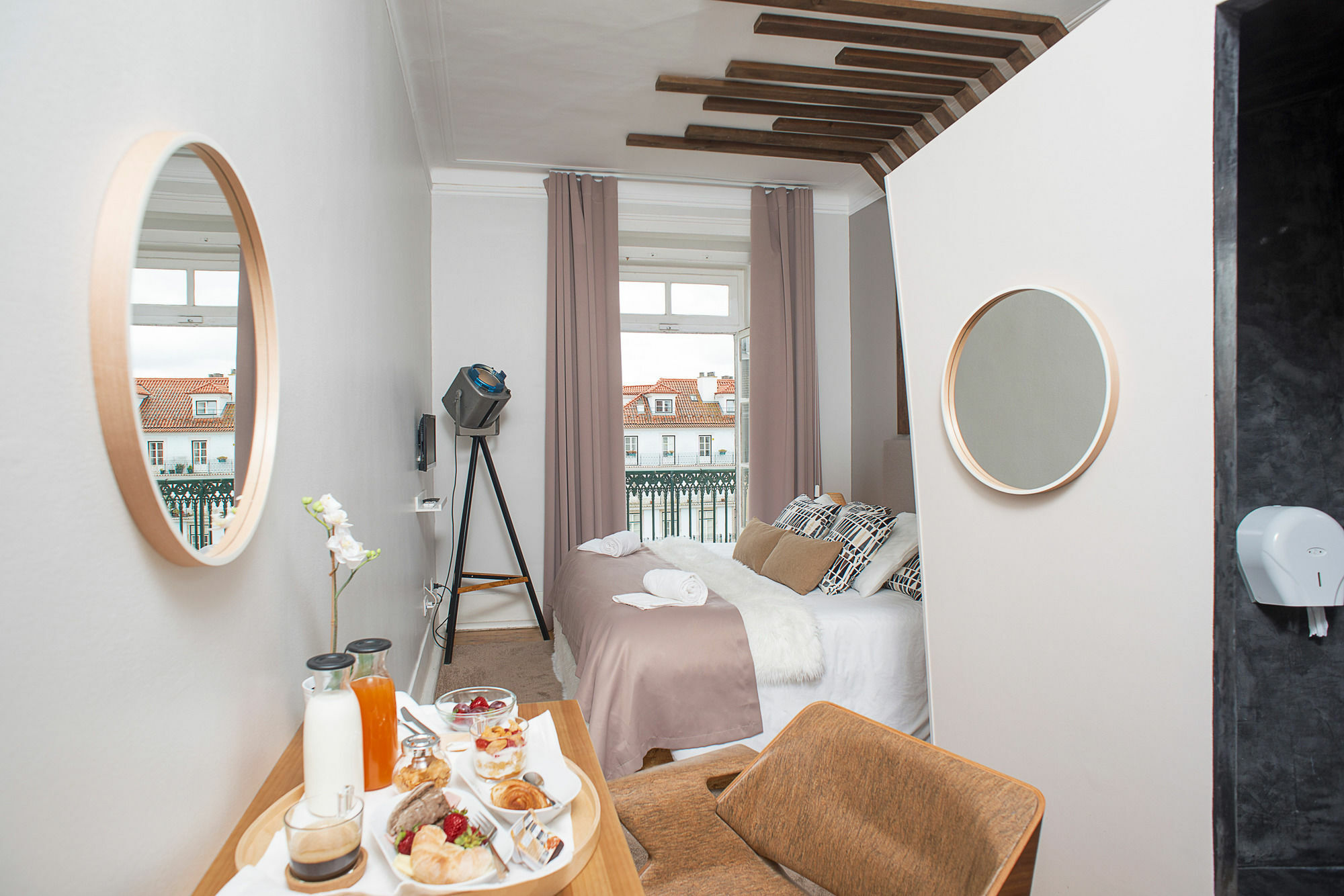 Hotel Passport Lisbon