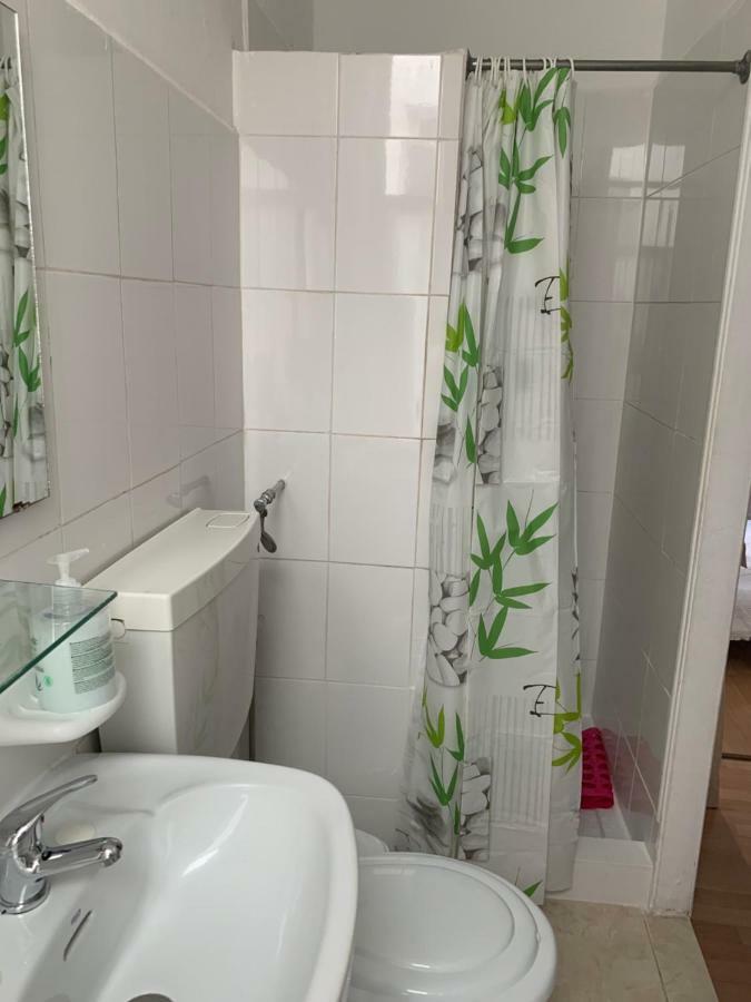 Residencia Whitelove Guest house