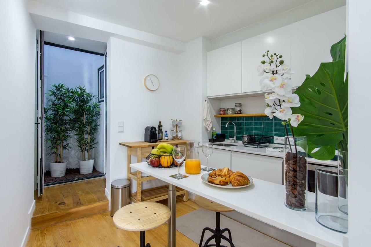 Lovelystay - Traditional Alfama View Apartment *