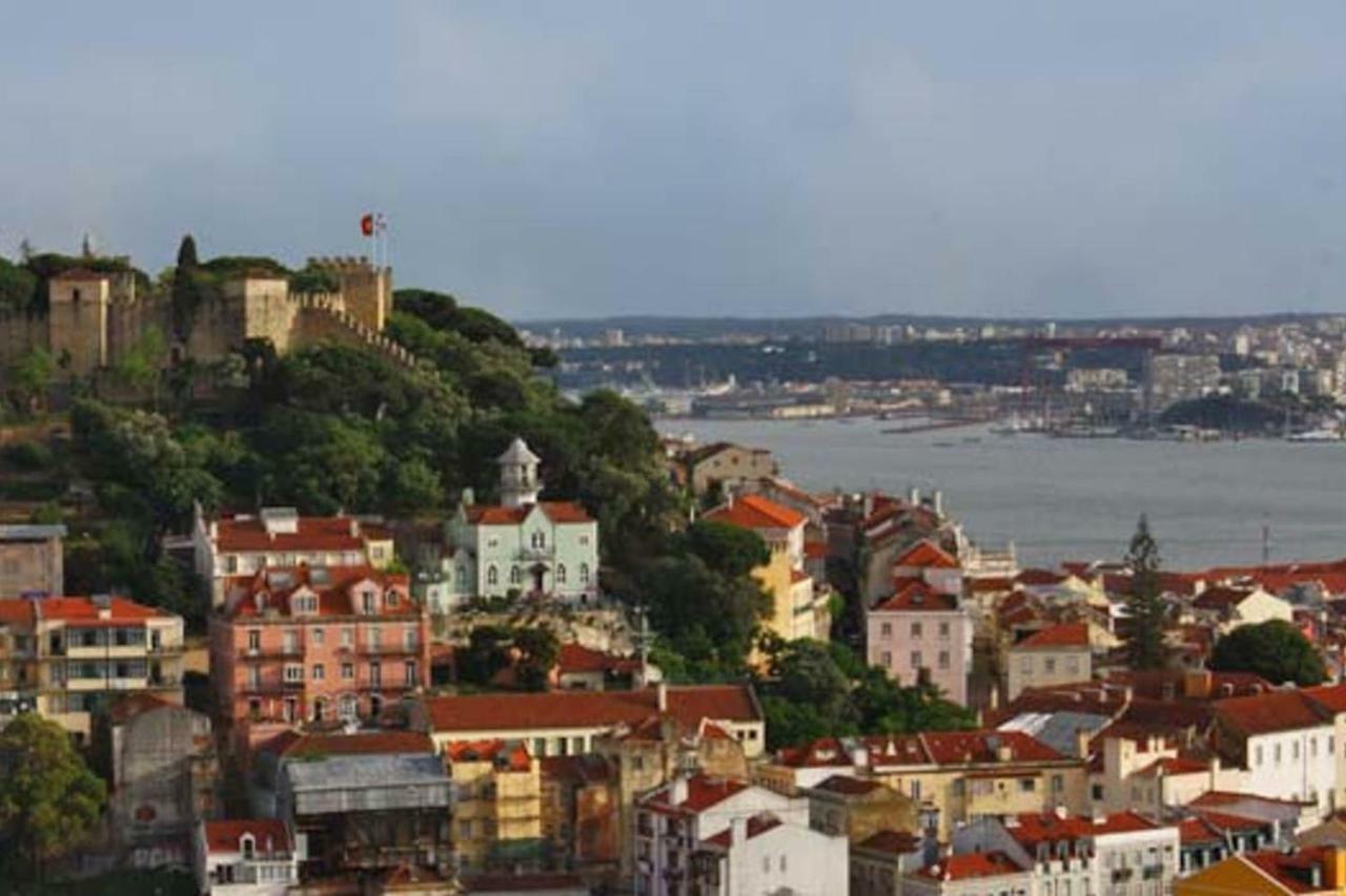 Lovelystay - Traditional Alfama View Apartment *