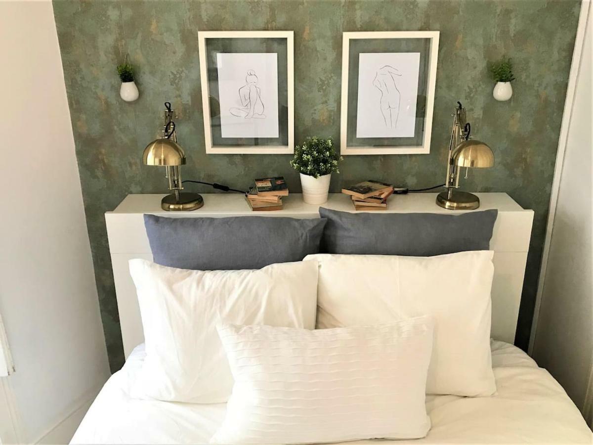Principe Real - 2 Bedroom With Terrace Apartment Lisbon