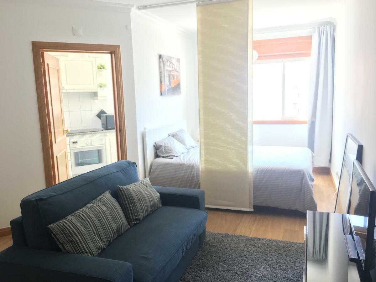 Apartment 8-bit-building *