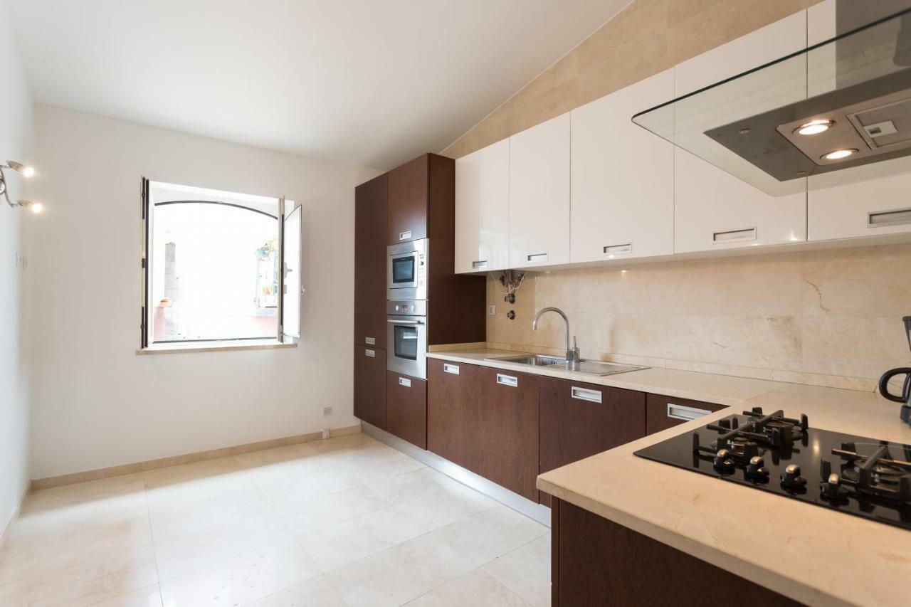 Alfama Modern Two-bedroom W/ River View And Parking - By Lu Holidays * Lisbon
