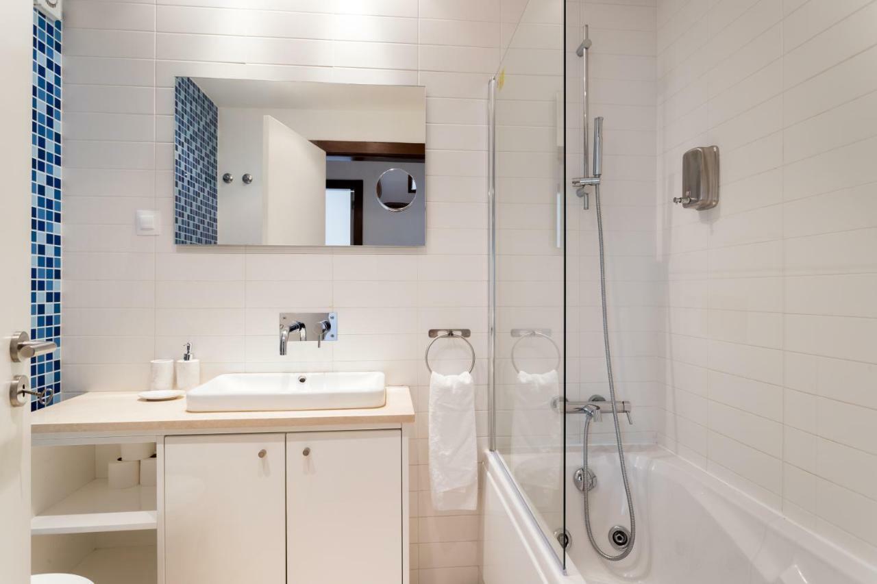 Alfama Modern Two-bedroom W/ River View And Parking - By Lu Holidays Apartment Lisbon
