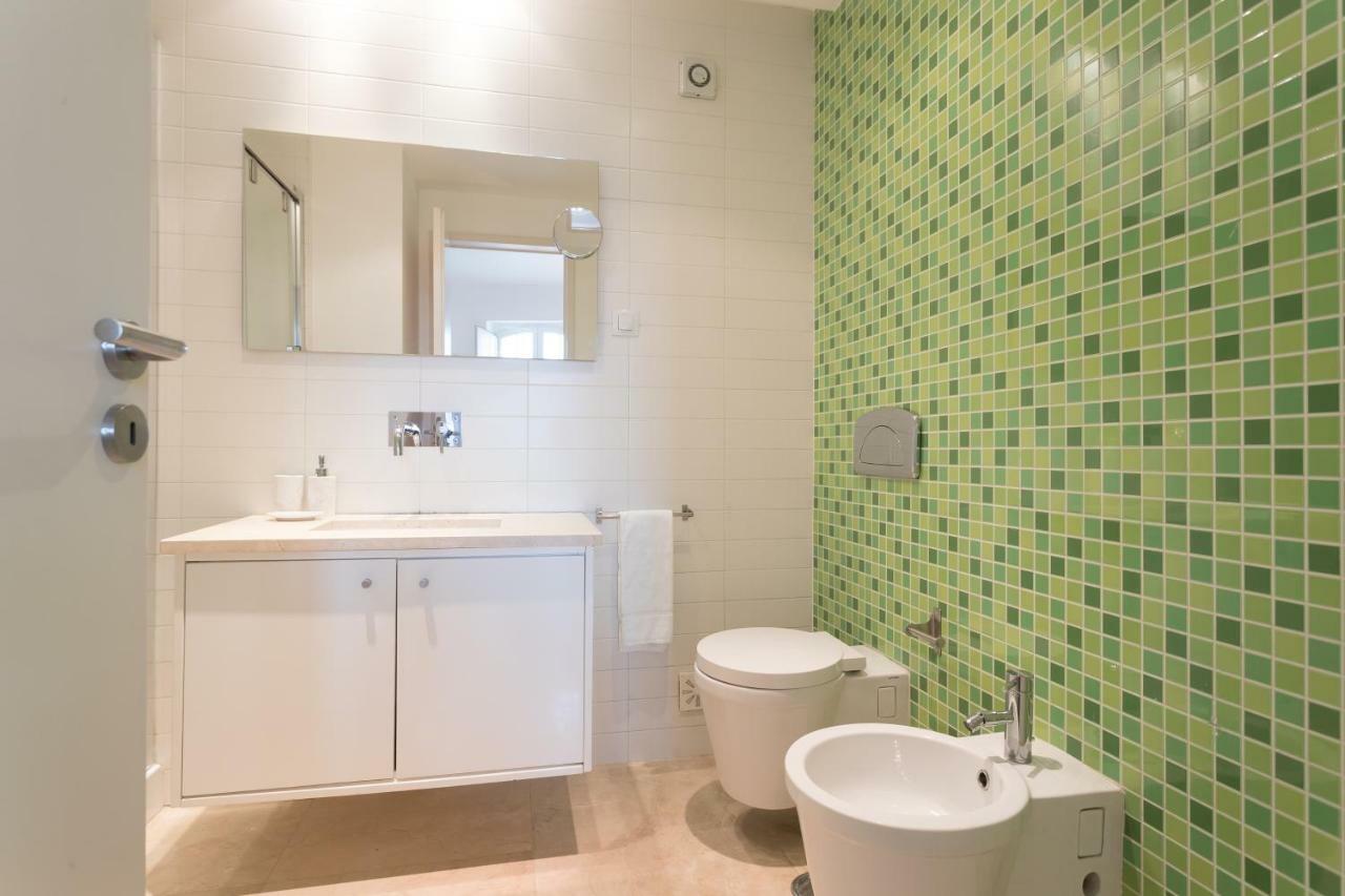 Alfama Modern Two-bedroom W/ River View And Parking - By Lu Holidays Apartment *