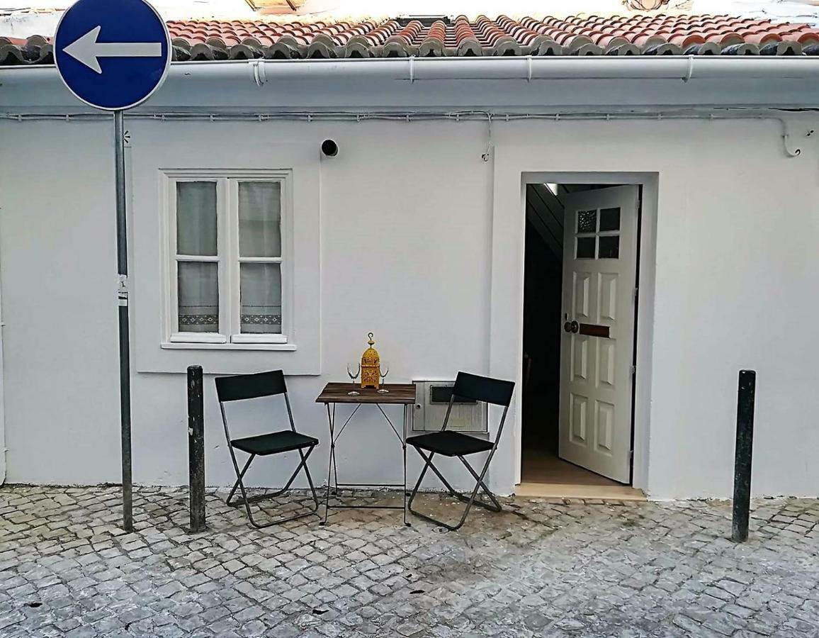 Casinhas Da Ajuda Nº 27 *