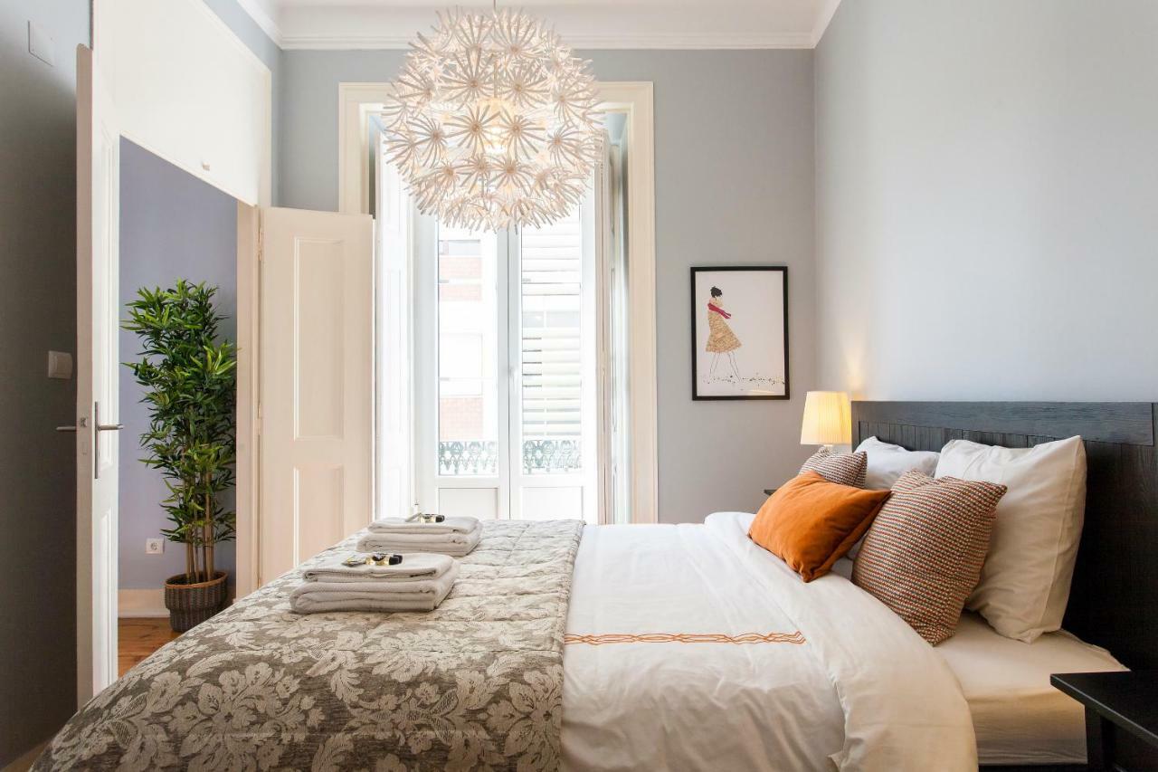 Bairro Alto 3 Bedroom Patio Flat! * Lisbon