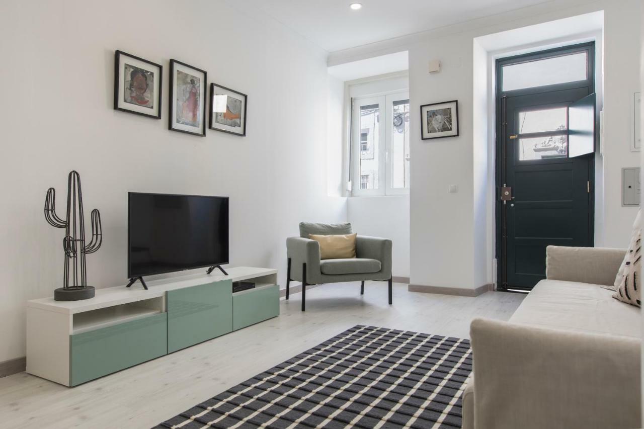 Principe Real: Elegant Flat With Terrace Apartment *