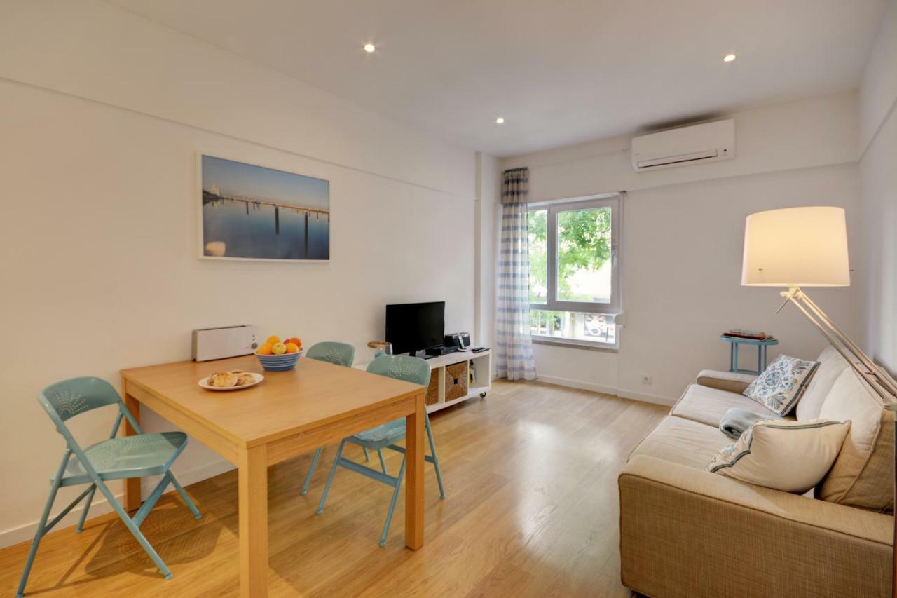 Bairro Azul - Av. Ressano Garcia Apartment