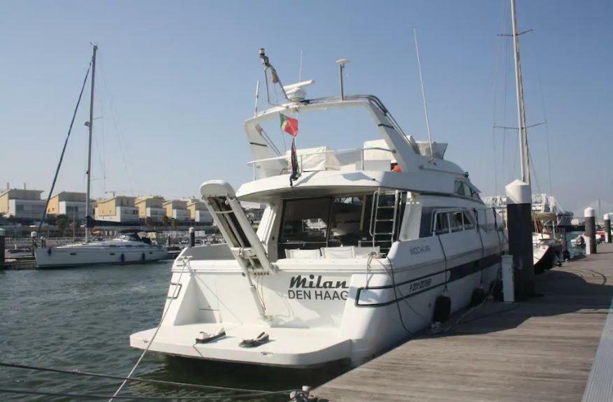 Botel Beautiful And Magnific Yacht *