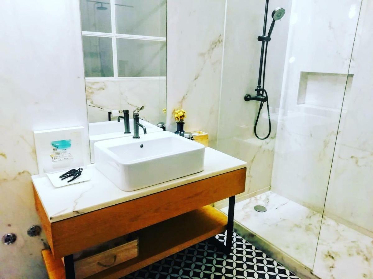 Charming & Modern Flat Close To Time Out Market