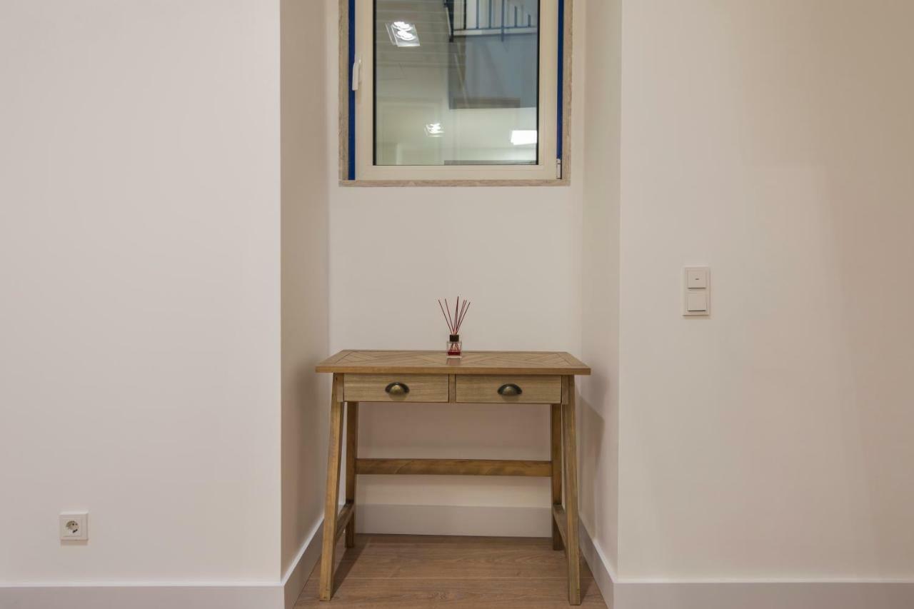 Apartamento High Ceiling Duplex At Cais Do Sodre Lisboa