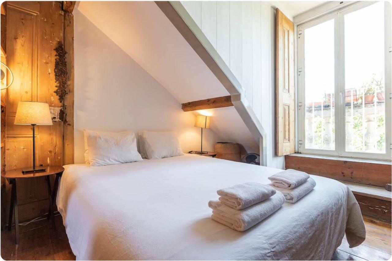 Charming Sunny Penthouse Lisbon
