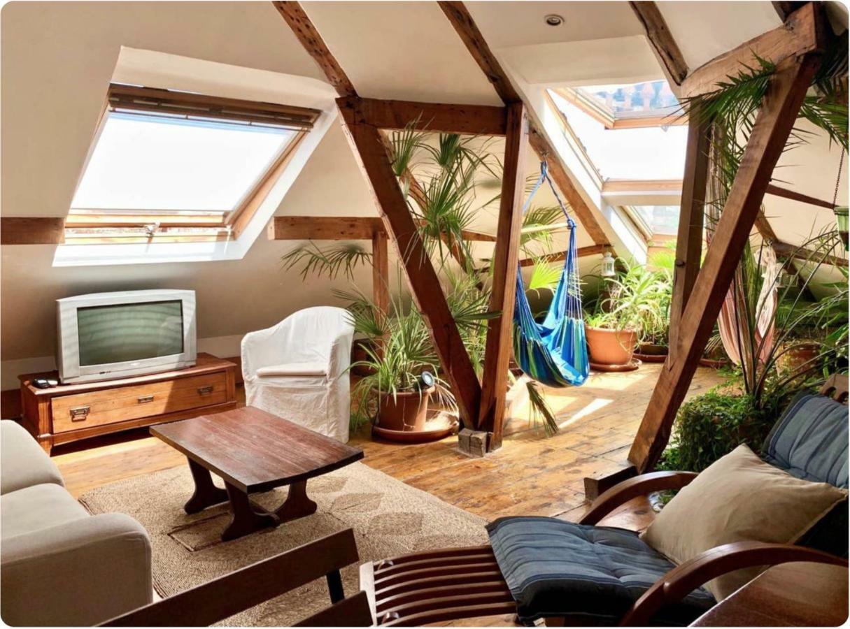 Apartment Charming Sunny Penthouse *