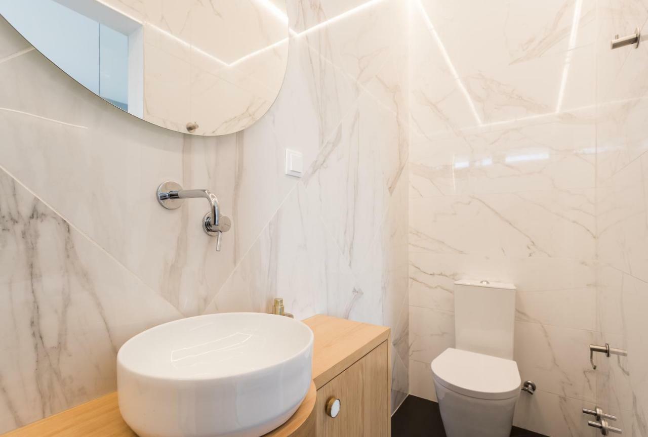 Airport Bed & Breakfast Lisbon