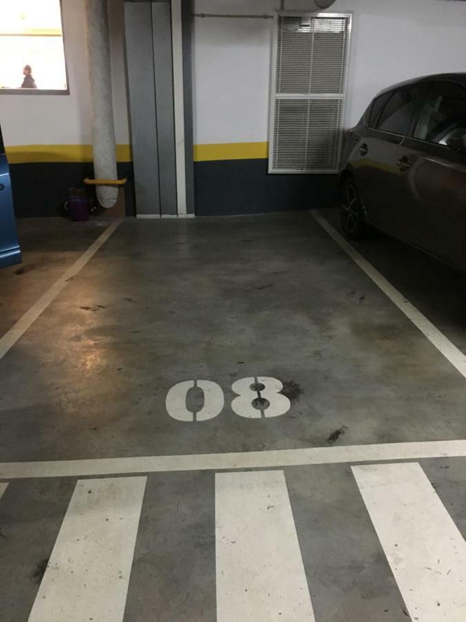 Yingying With A Free Parking Space Lisbon