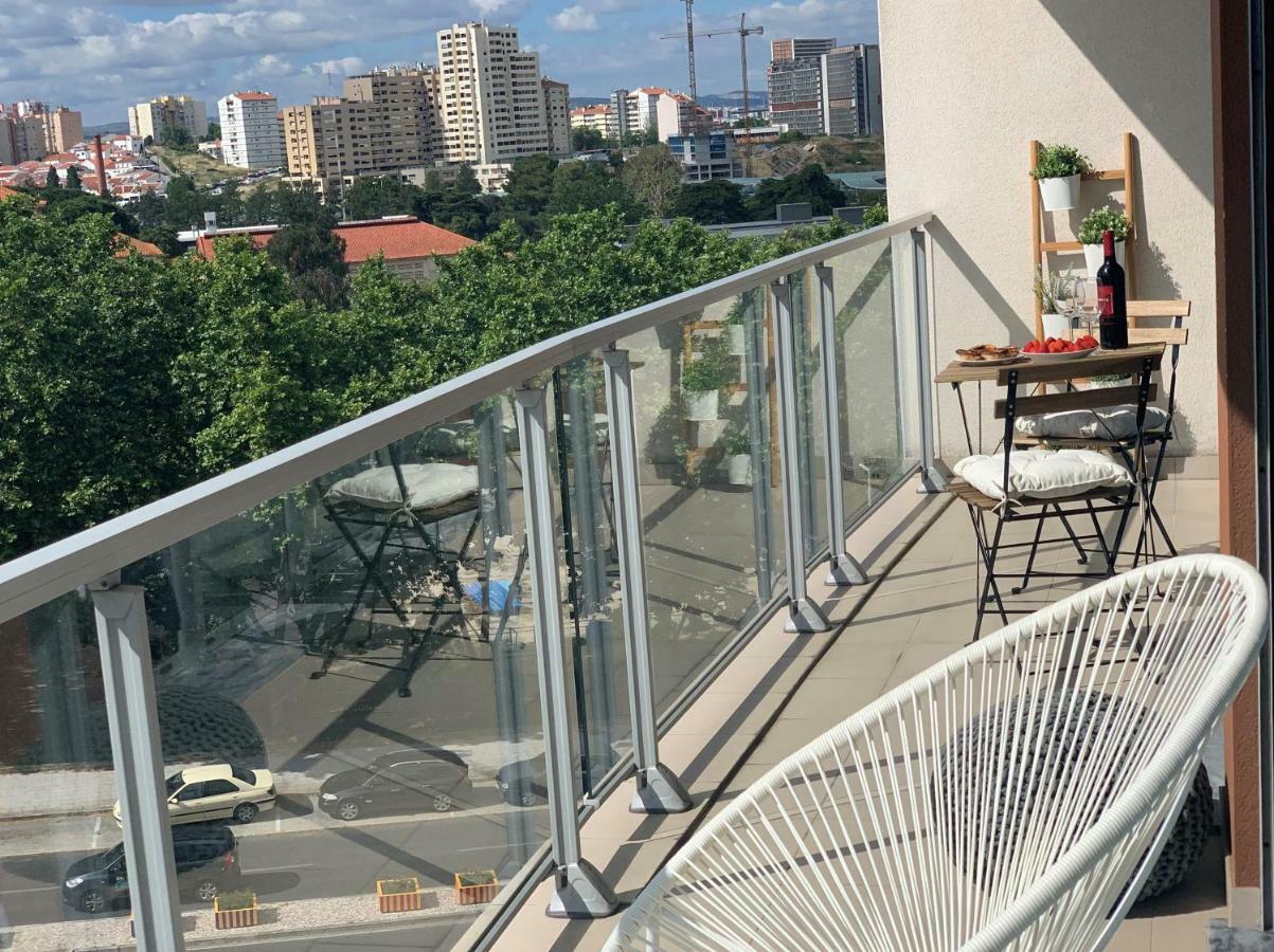 Charming With Balcony & Pool Apartamento
