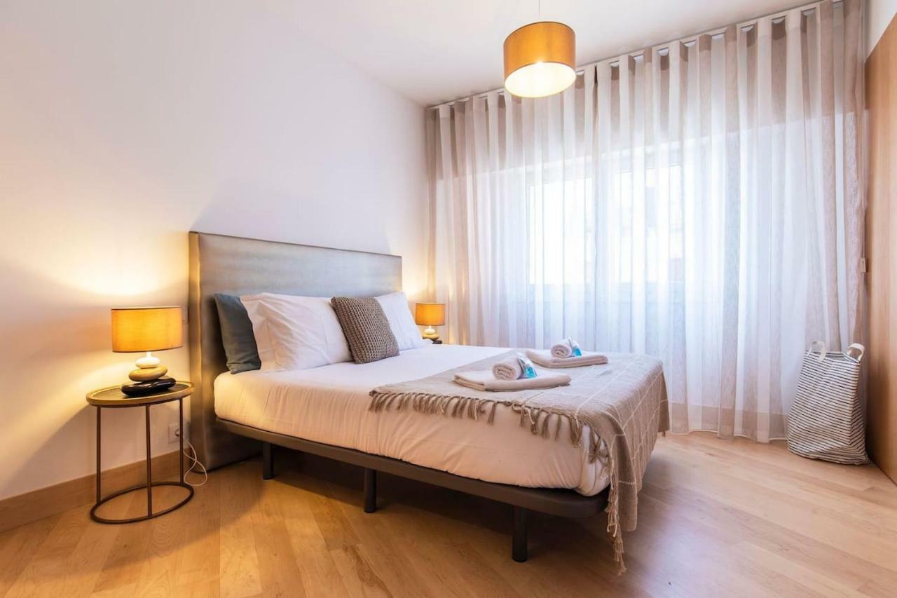 Lovelystay - Sunshine In The Heart Of Graca *