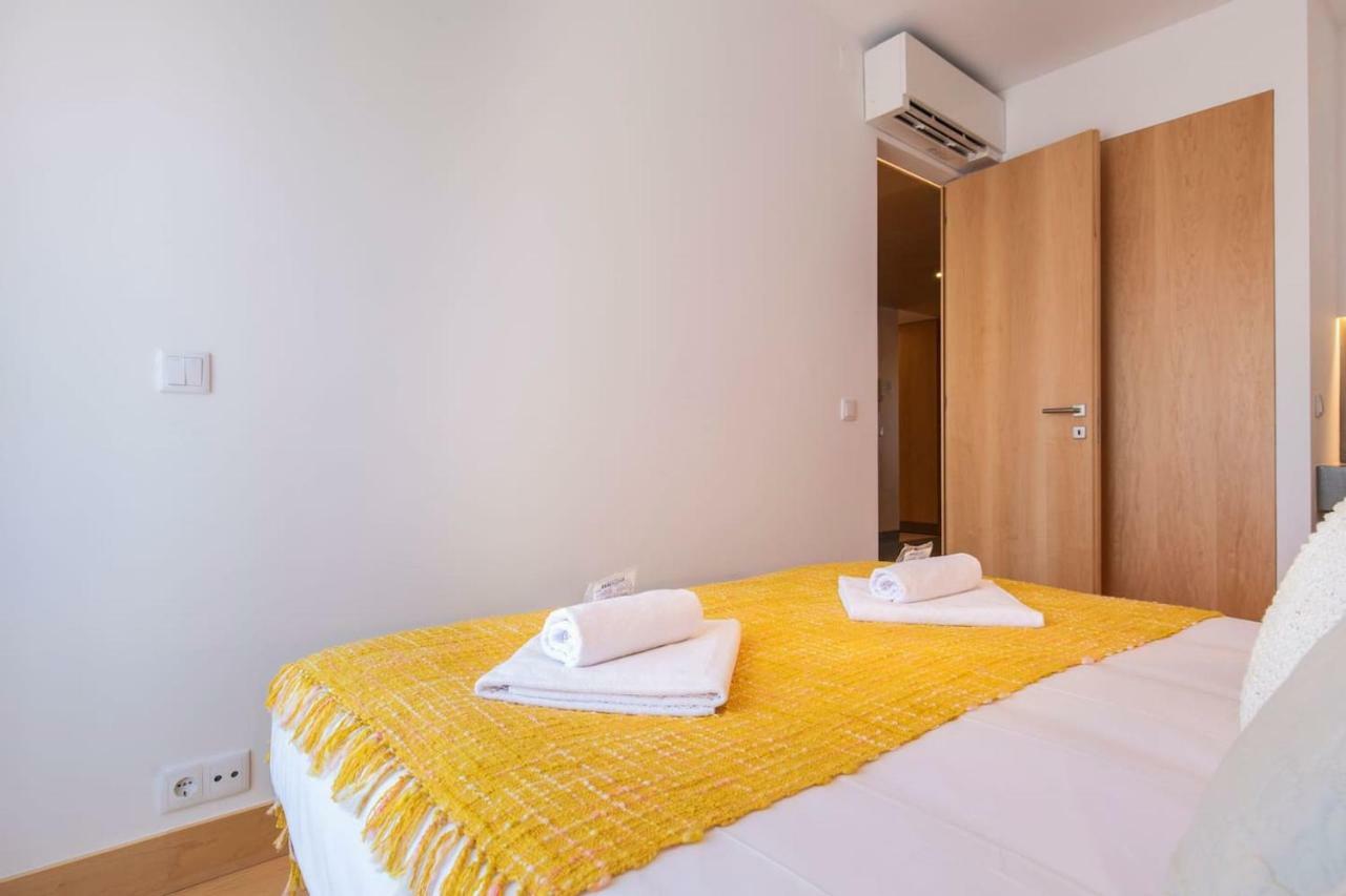 Lovelystay - Sunshine In The Heart Of Graca