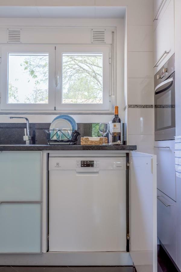 Sunny, Bright And Quiet Apartment, By Timecooler Lisbon