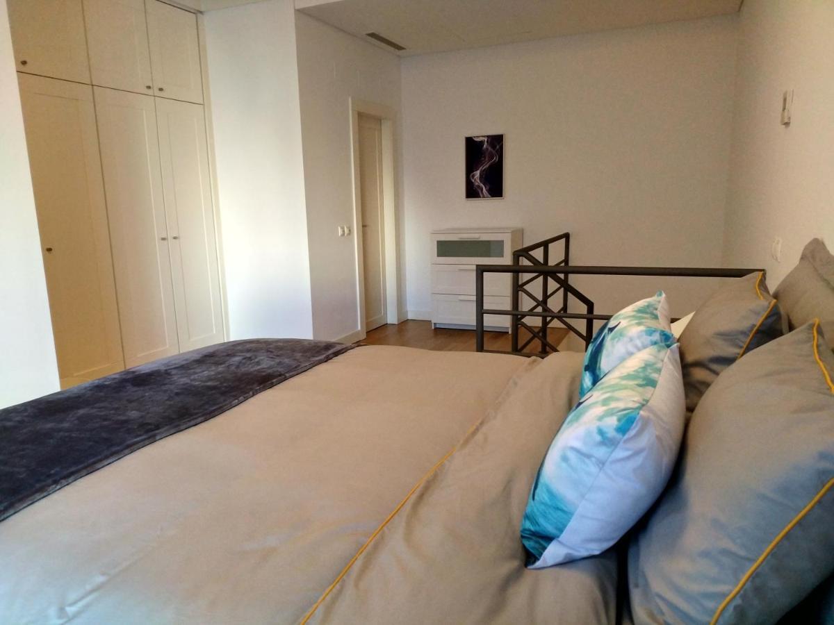 Apartment Duplex With Free Pool And Garage