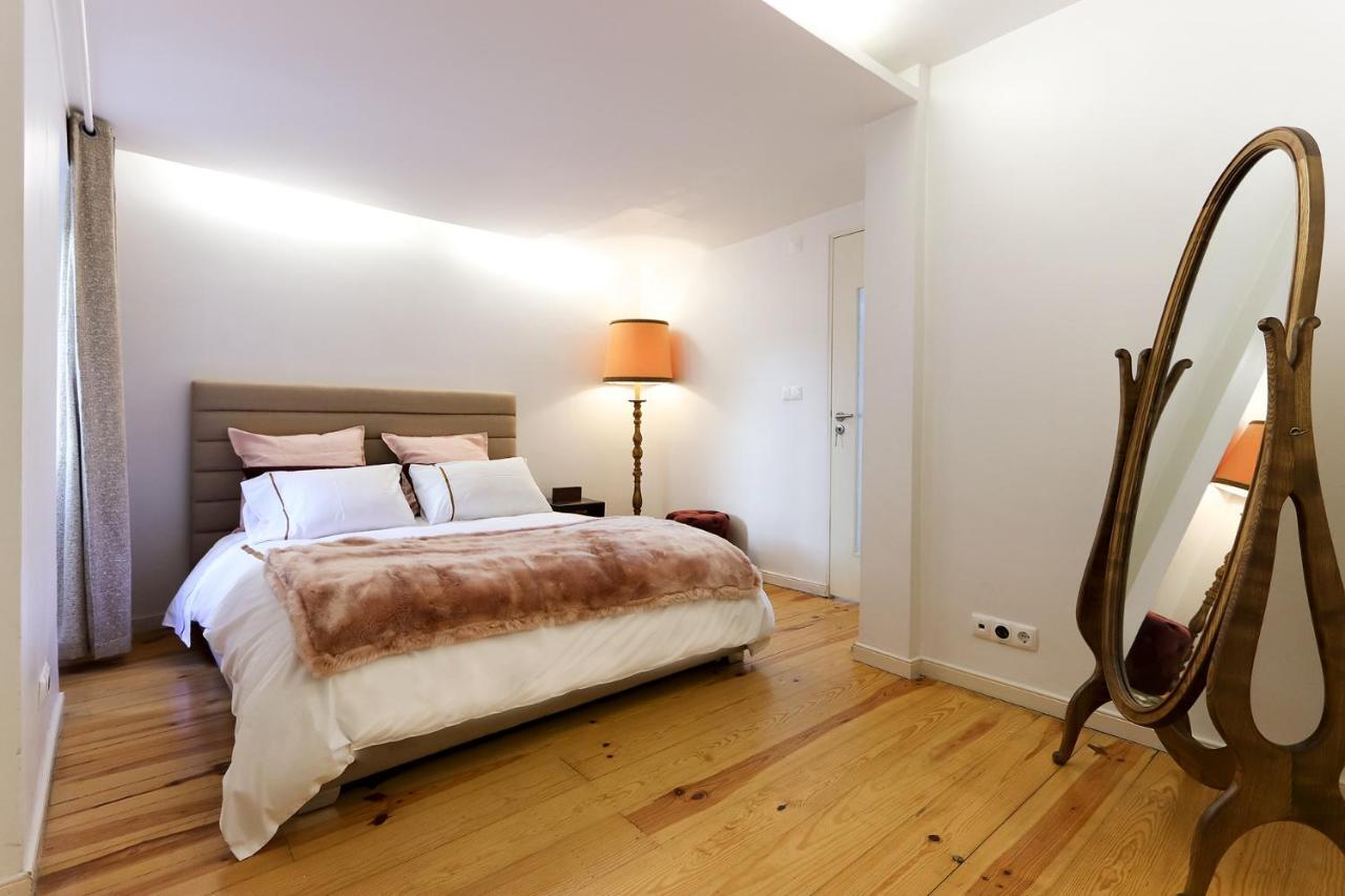 Charming And Stylish Downtown In Xix Century Building Apartment Lisbon