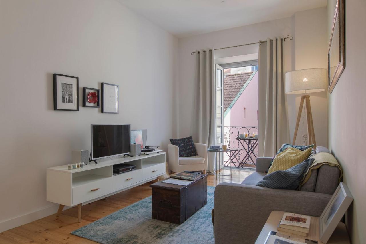 Lovelystay - Sunny Flat W/ Balcony Overseeing Graca And River Apartment *
