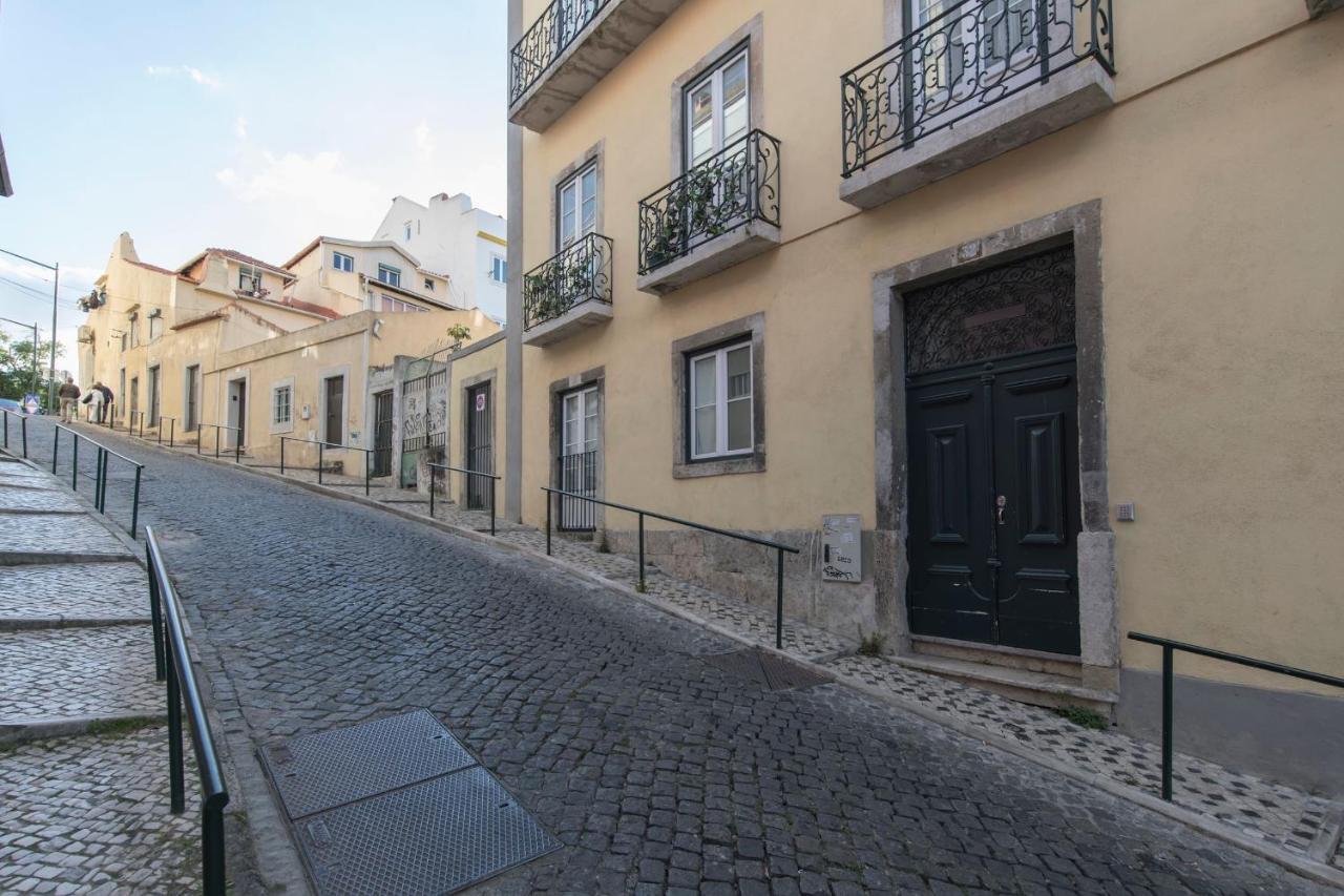 Apartment Lovelystay - Sunny Flat W/ Balcony Overseeing Graca And River