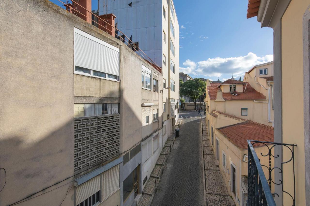 Apartment Lovelystay - Sunny Flat W/ Balcony Overseeing Graca And River *