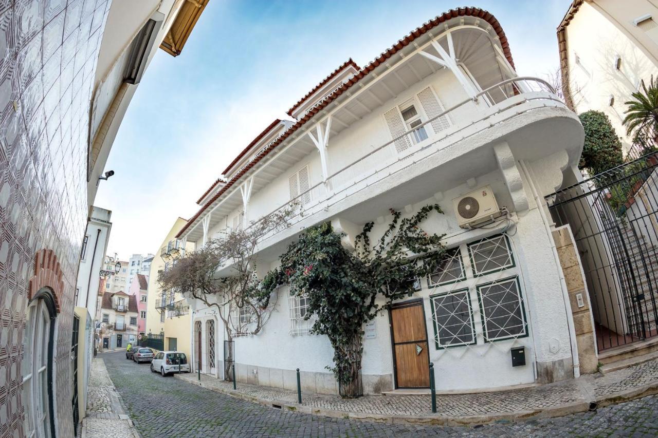 Lovelystay - Sunny Flat W/ Balcony Overseeing Graca And River Apartment *