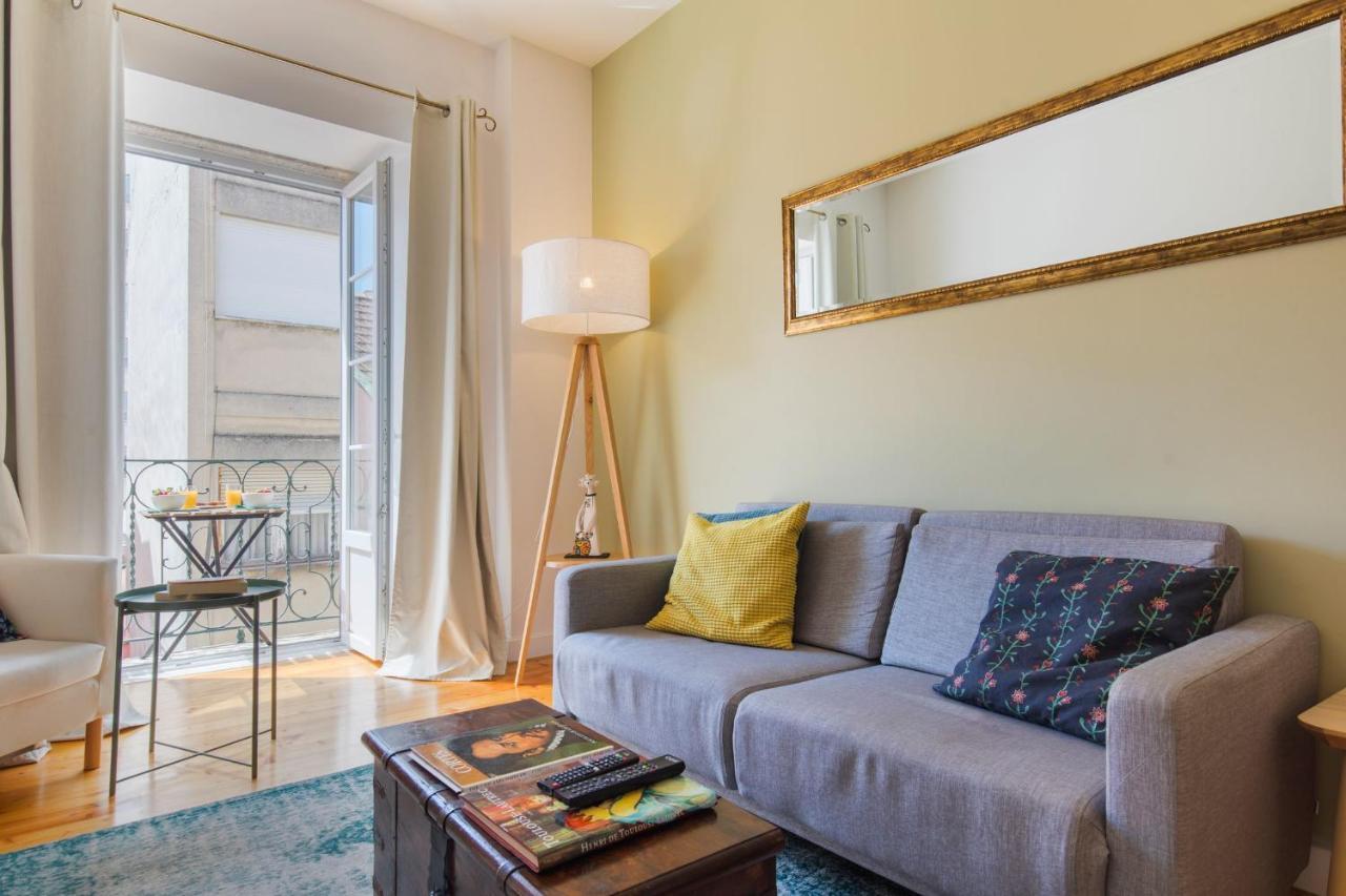 Lovelystay - Sunny Flat W/ Balcony Overseeing Graca And River * Lisbon