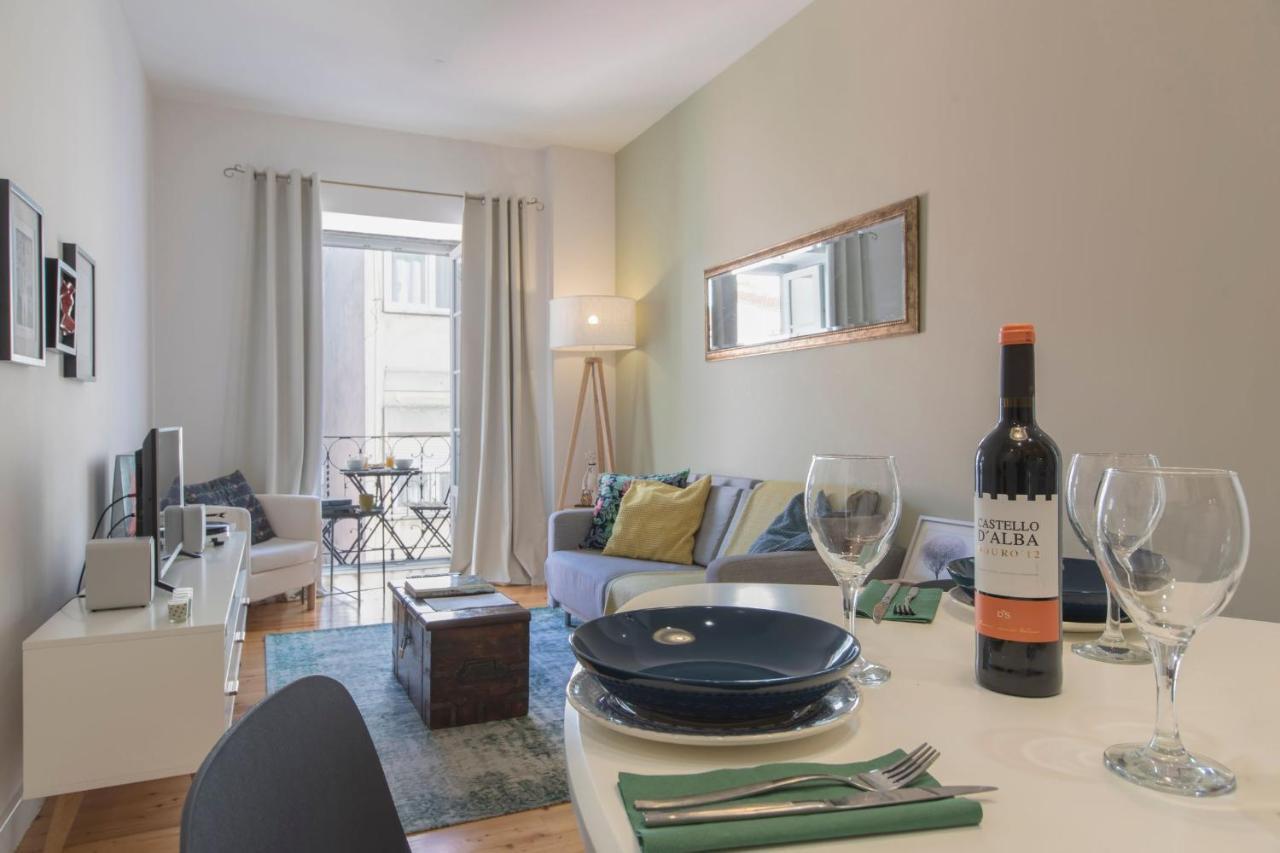 Lovelystay - Sunny Flat W/ Balcony Overseeing Graca And River Apartment Lisbon