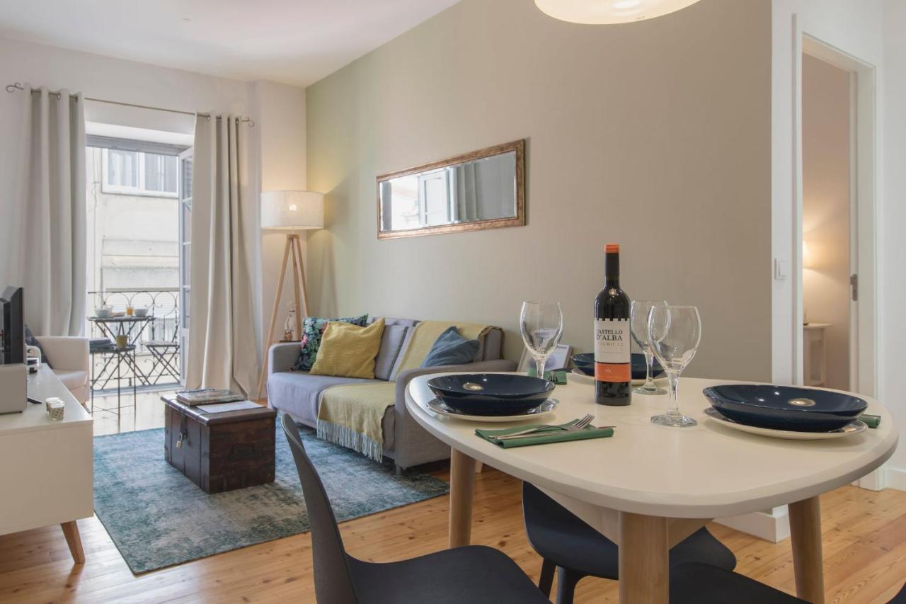 Lovelystay - Sunny Flat W/ Balcony Overseeing Graca And River Apartment Lisbon